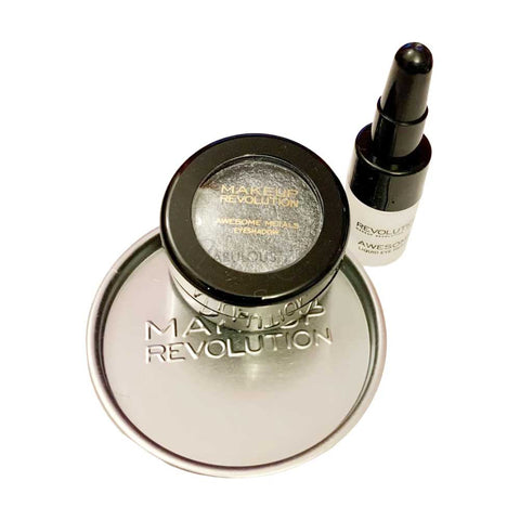 Makeup Revolution Awesome Metals Foil Finish with Metallic Eyeshadow, Intensifying Primer and Mixing Tray